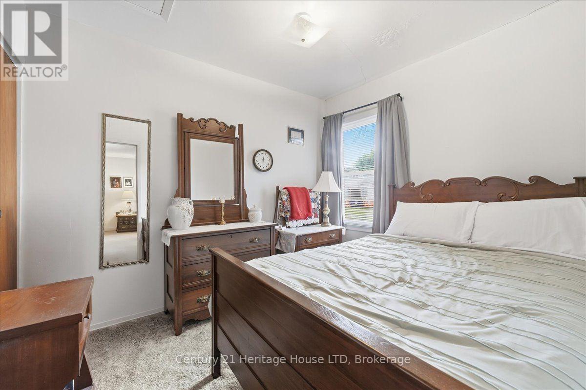 26 Coventry Street, St. Catharines (E. Chester), Ontario L2R 2X7 - Photo 6 - X13854160