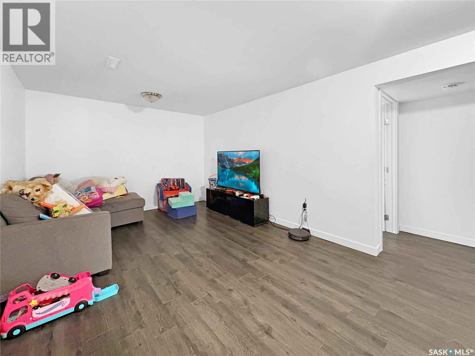 351 26th Street, Battleford, Saskatchewan  S0M 0E0 - Photo 11 - SK050398