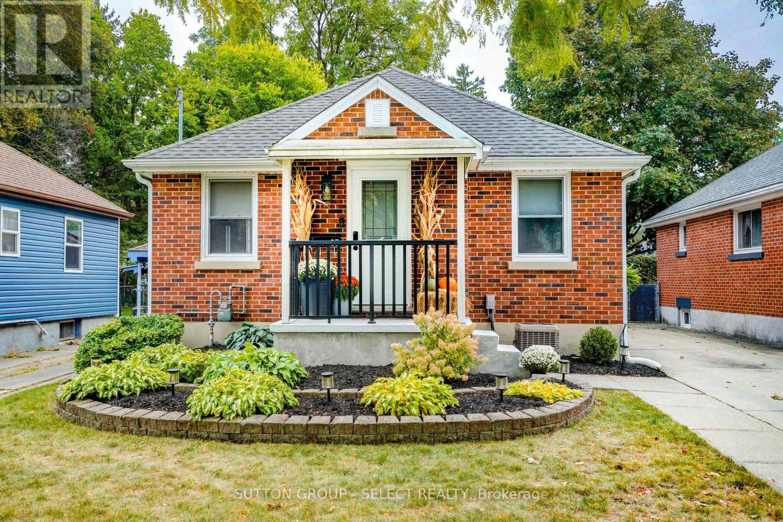 83 EASTMAN AVENUE, London East, Ontario