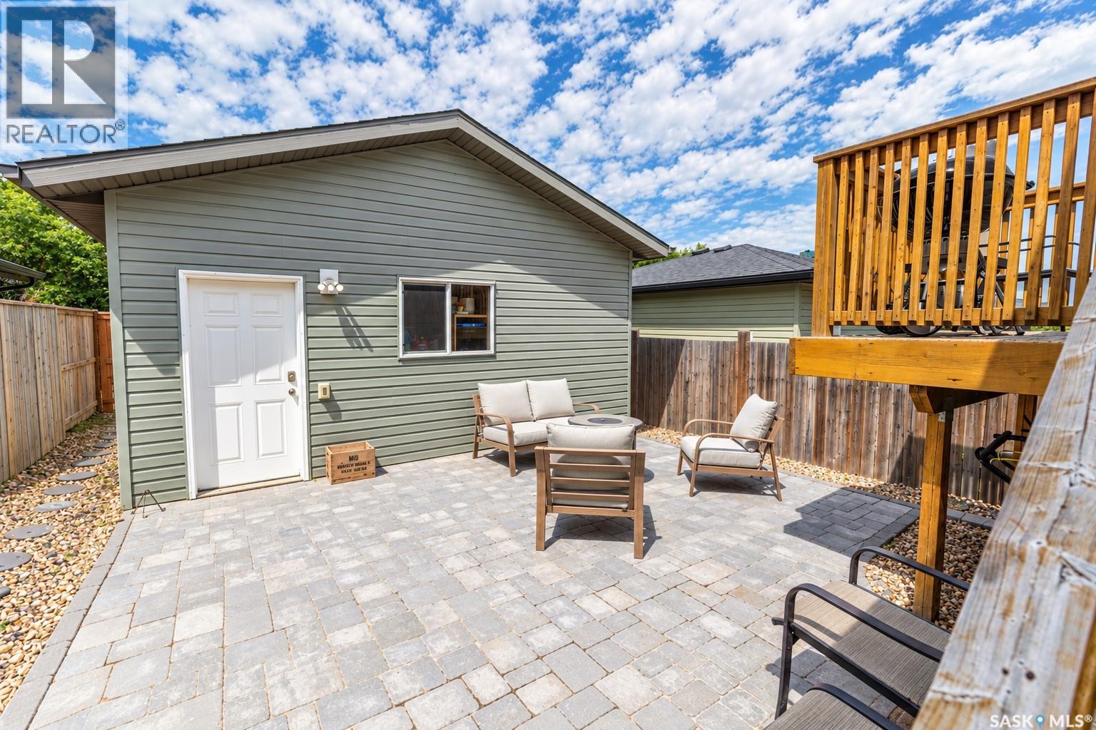 70 Brigham Road, Moose Jaw, Saskatchewan  S6K 0A7 - Photo 2 - SK050310