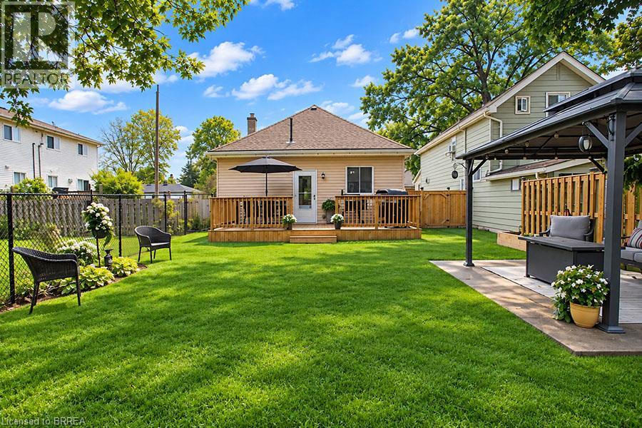 11 Stirton Avenue, Brantford, Ontario  N3T 1E2 - Photo 21 - 40868267