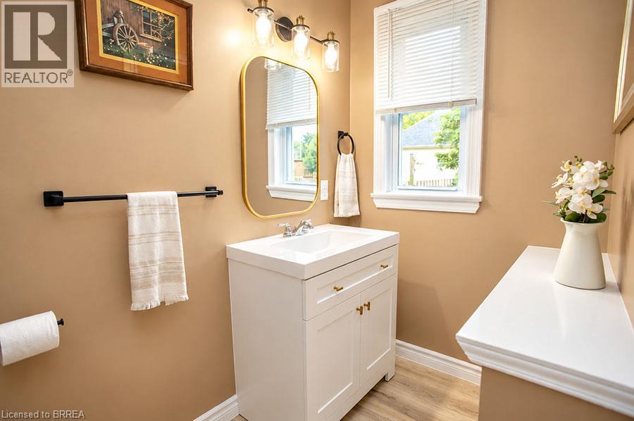 11 Stirton Avenue, Brantford, Ontario  N3T 1E2 - Photo 15 - 40868267