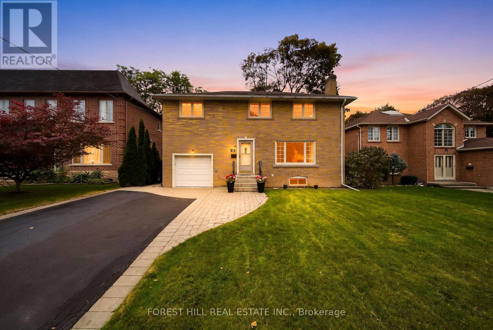 11 URBANDALE AVENUE Toronto (Newtonbrook East), ON M2M 2G9