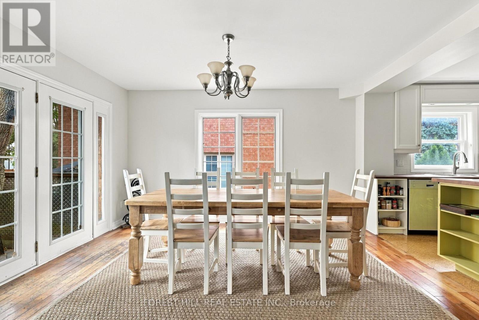 11 URBANDALE AVENUE Toronto (Newtonbrook East), ON M2M 2G9