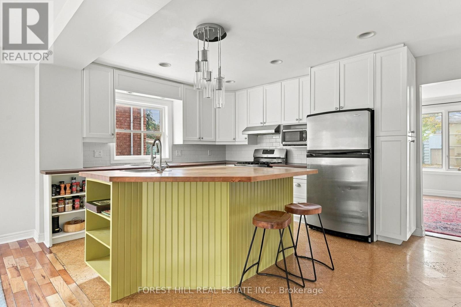 11 Urbandale Avenue, Toronto, Ontario  M2M 2G9 - Photo 7 - C13865702