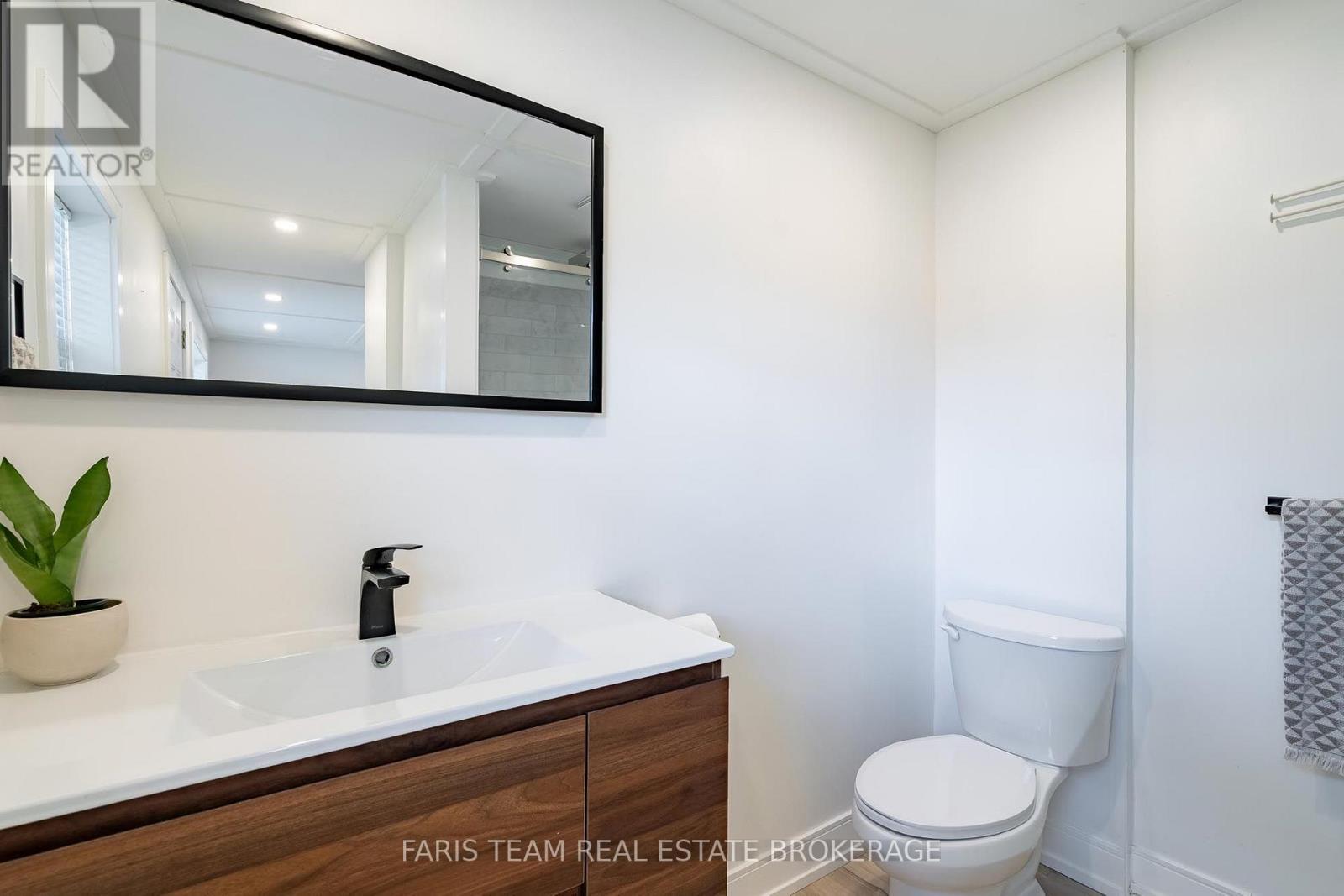 1020 Ewart Street, Innisfil, Ontario L0L 1C0 - Photo 19 - N13865722