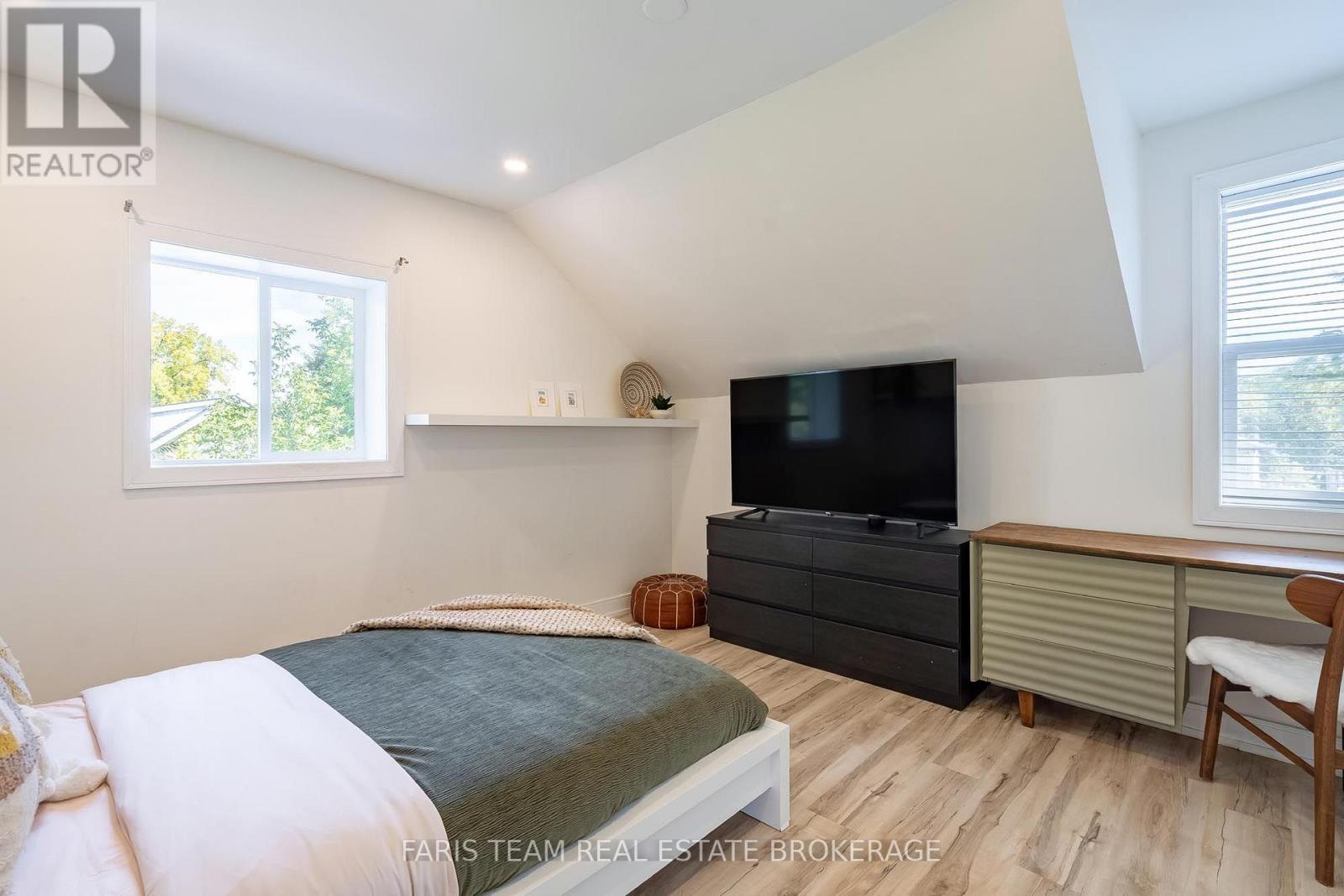 1020 Ewart Street, Innisfil, Ontario L0L 1C0 - Photo 25 - N13865722