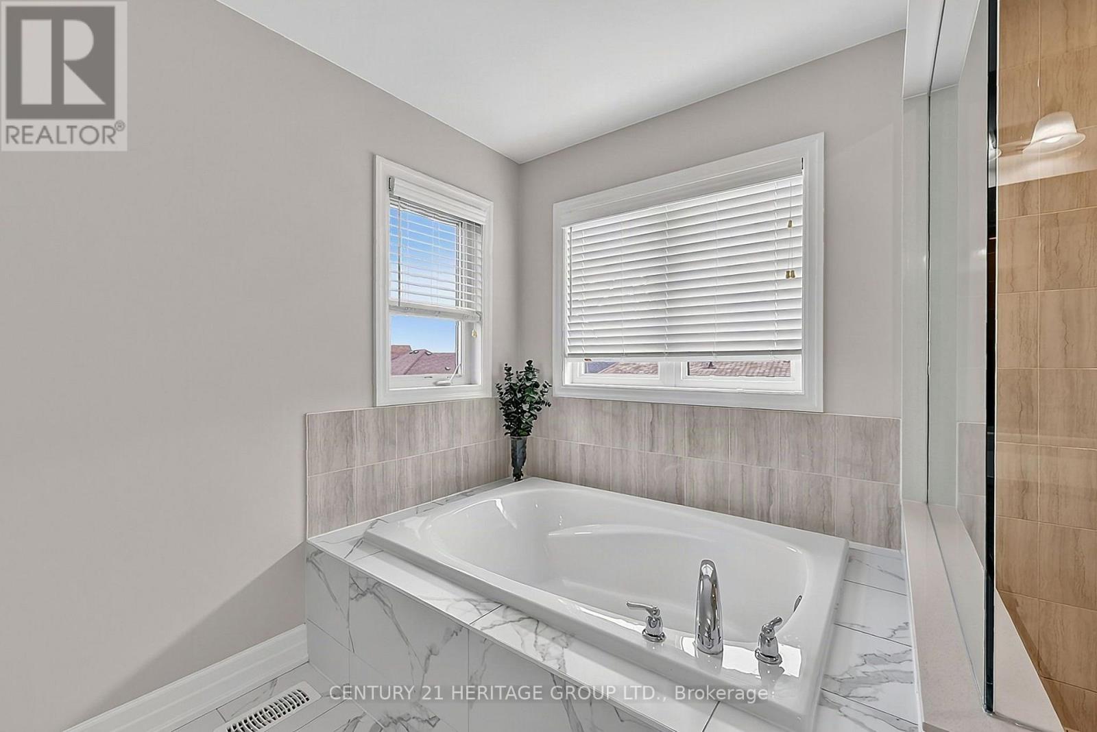 9 Conchita Street, Georgina, Ontario  L4P 0H4 - Photo 29 - N13865842