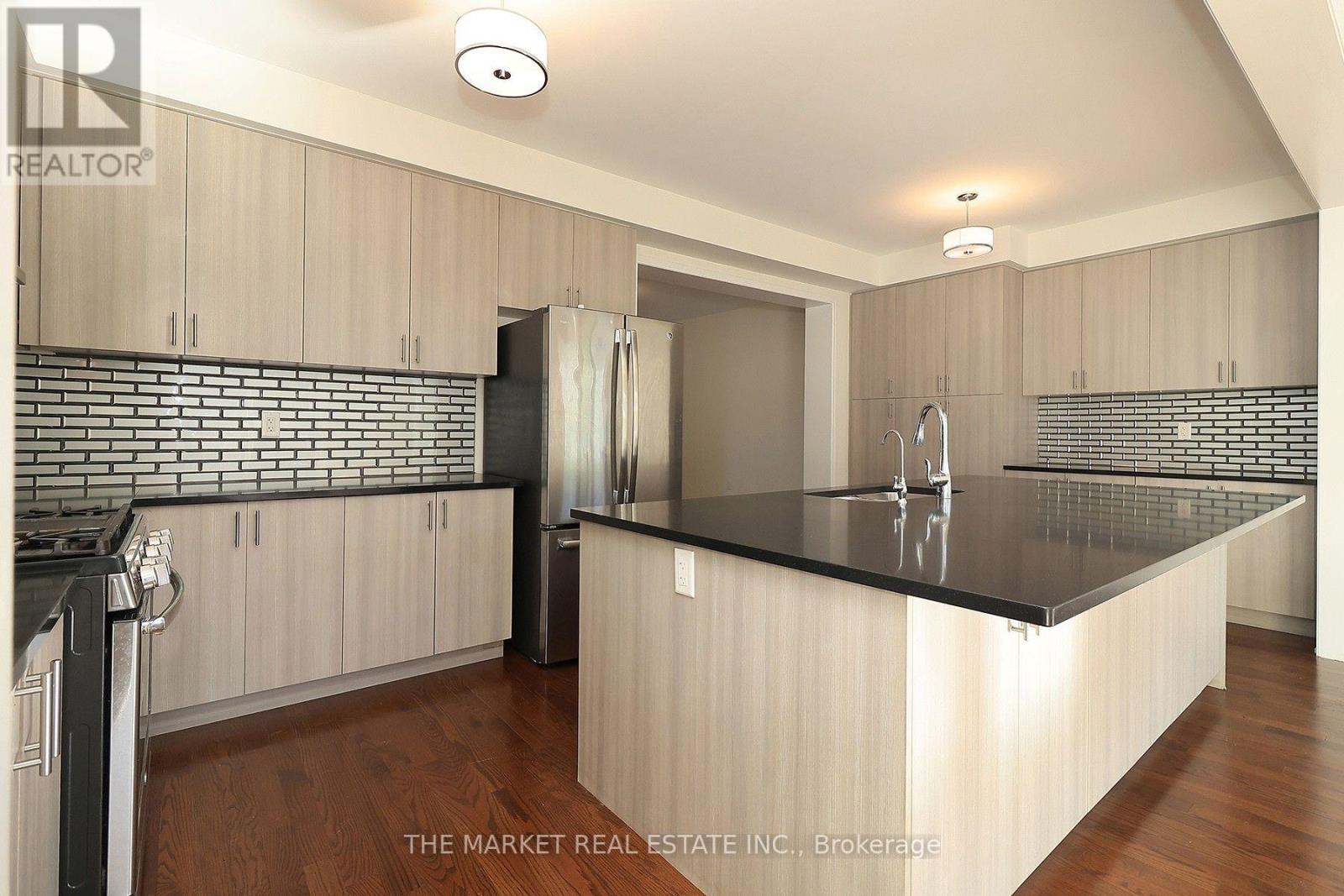 13 Father Redmond Way, Toronto, Ontario  M8W 0B4 - Photo 16 - W13865684