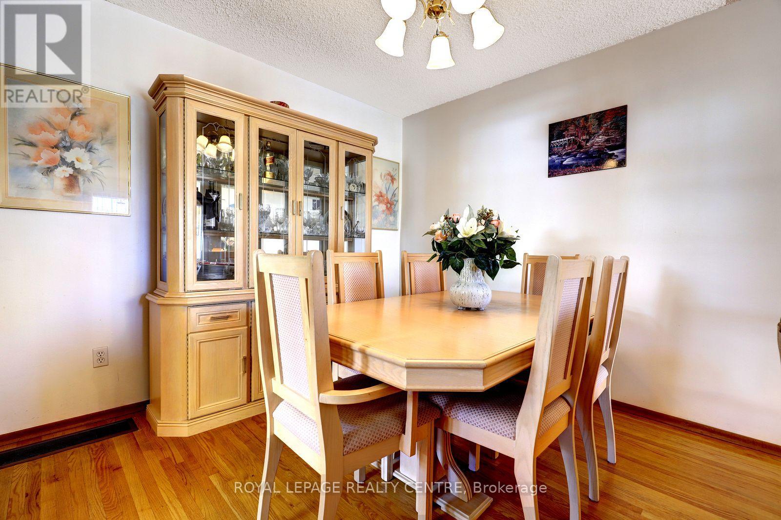 912 Blairholm Avenue, Mississauga, Ontario  L5C 1G4 - Photo 10 - W13865692
