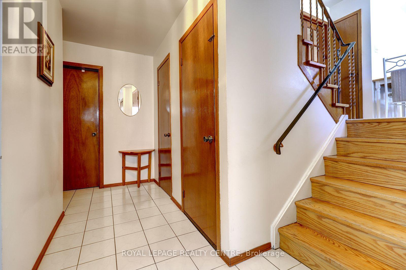 912 Blairholm Avenue, Mississauga, Ontario  L5C 1G4 - Photo 23 - W13865692