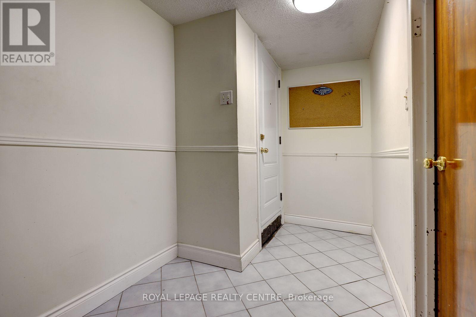 912 Blairholm Avenue, Mississauga, Ontario  L5C 1G4 - Photo 24 - W13865692