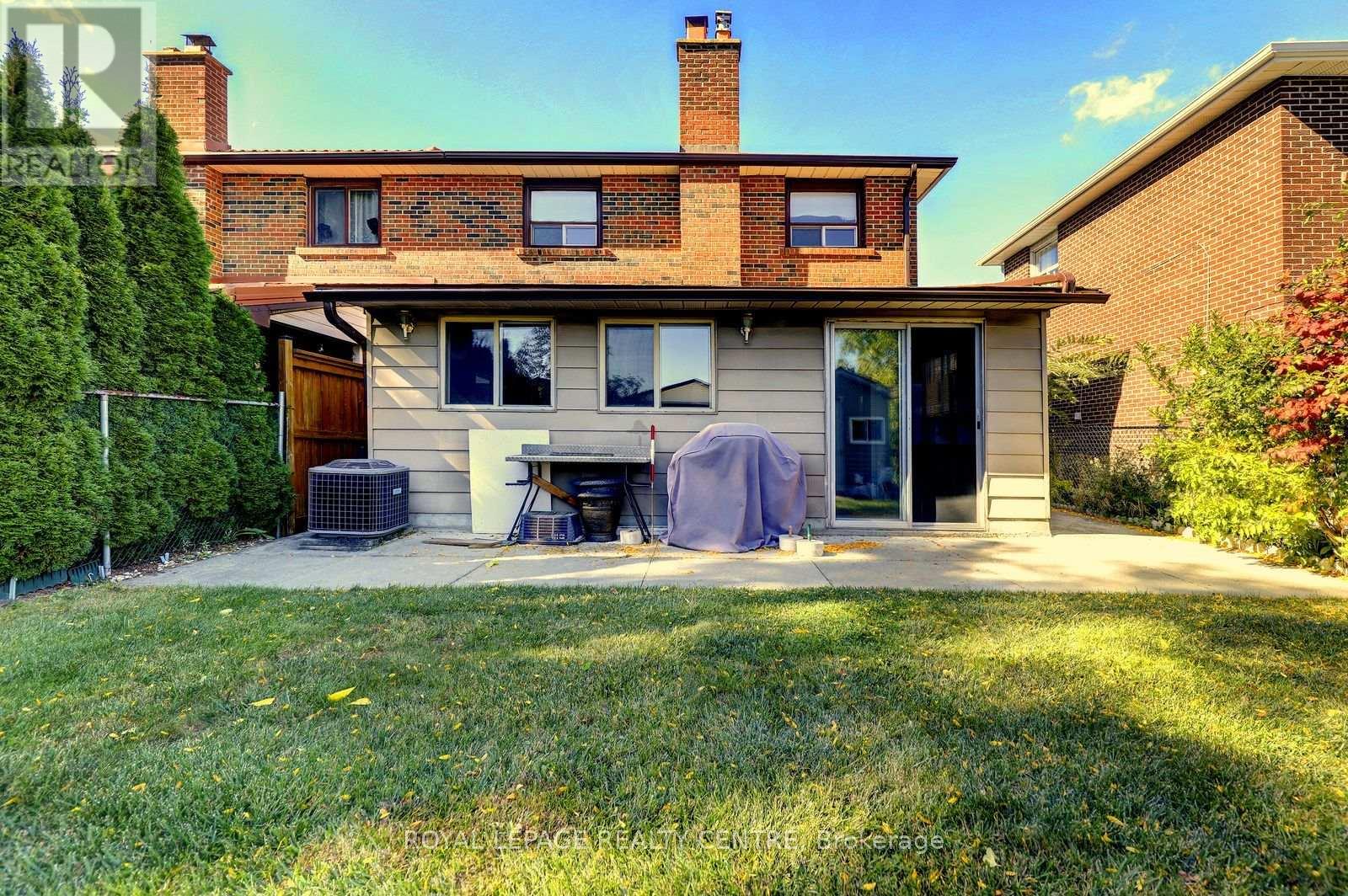 912 Blairholm Avenue, Mississauga, Ontario  L5C 1G4 - Photo 36 - W13865692