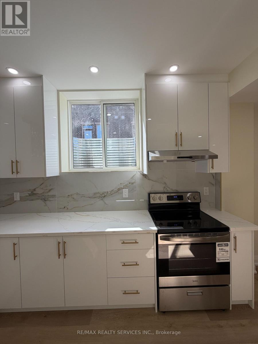 Lower - 1324 Peony Path, Oakville, Ontario  L6H 7Z7 - Photo 4 - W13865736