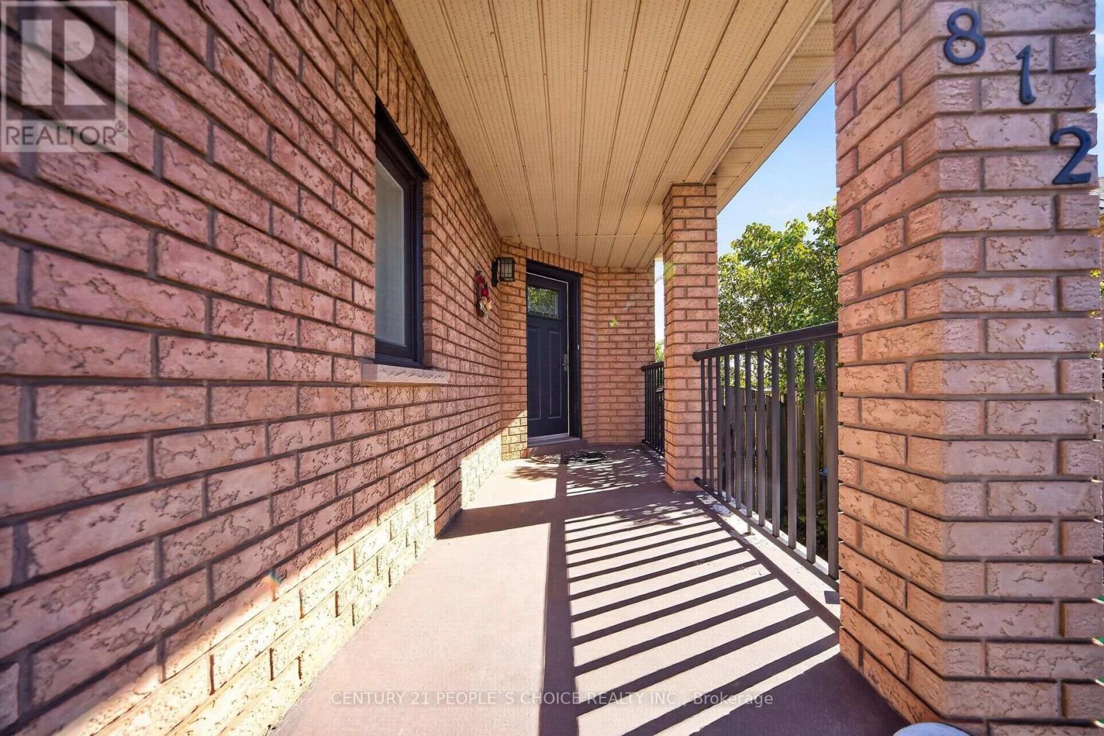 812 Knotty Pine Grove, Mississauga, Ontario  L5W 1K5 - Photo 5 - W13865762