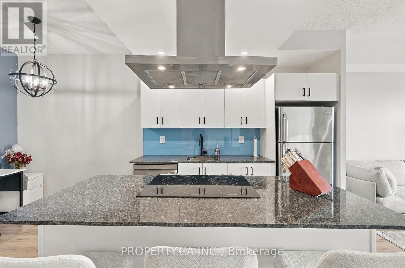 2029 - 165 Legion Road N, Toronto, Ontario  M8Y 0B3 - Photo 7 - W13865768