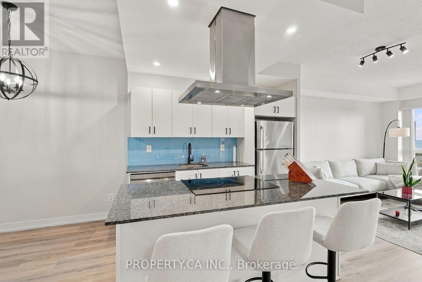 2029 - 165 Legion Road N, Toronto, Ontario  M8Y 0B3 - Photo 9 - W13865768