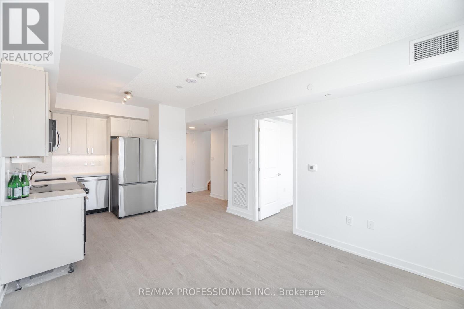 903 - 556 Marlee Avenue, Toronto, Ontario  M6B 0B1 - Photo 10 - W13865786