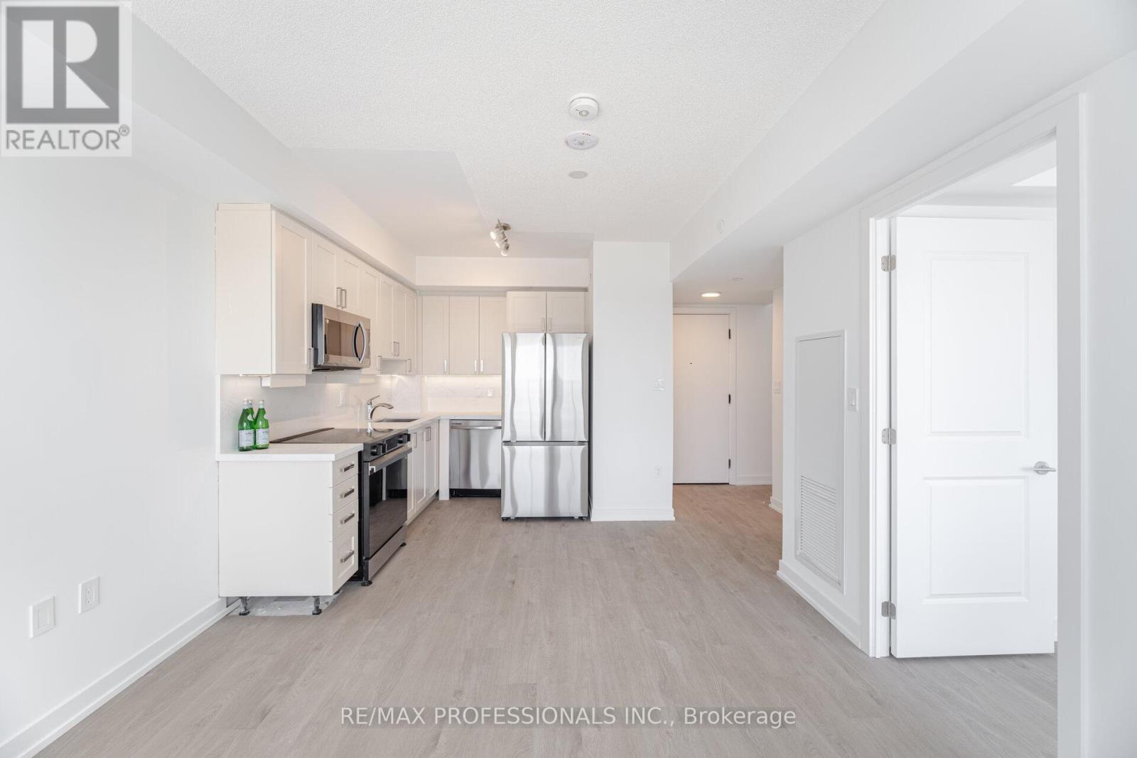903 - 556 Marlee Avenue, Toronto, Ontario  M6B 0B1 - Photo 11 - W13865786