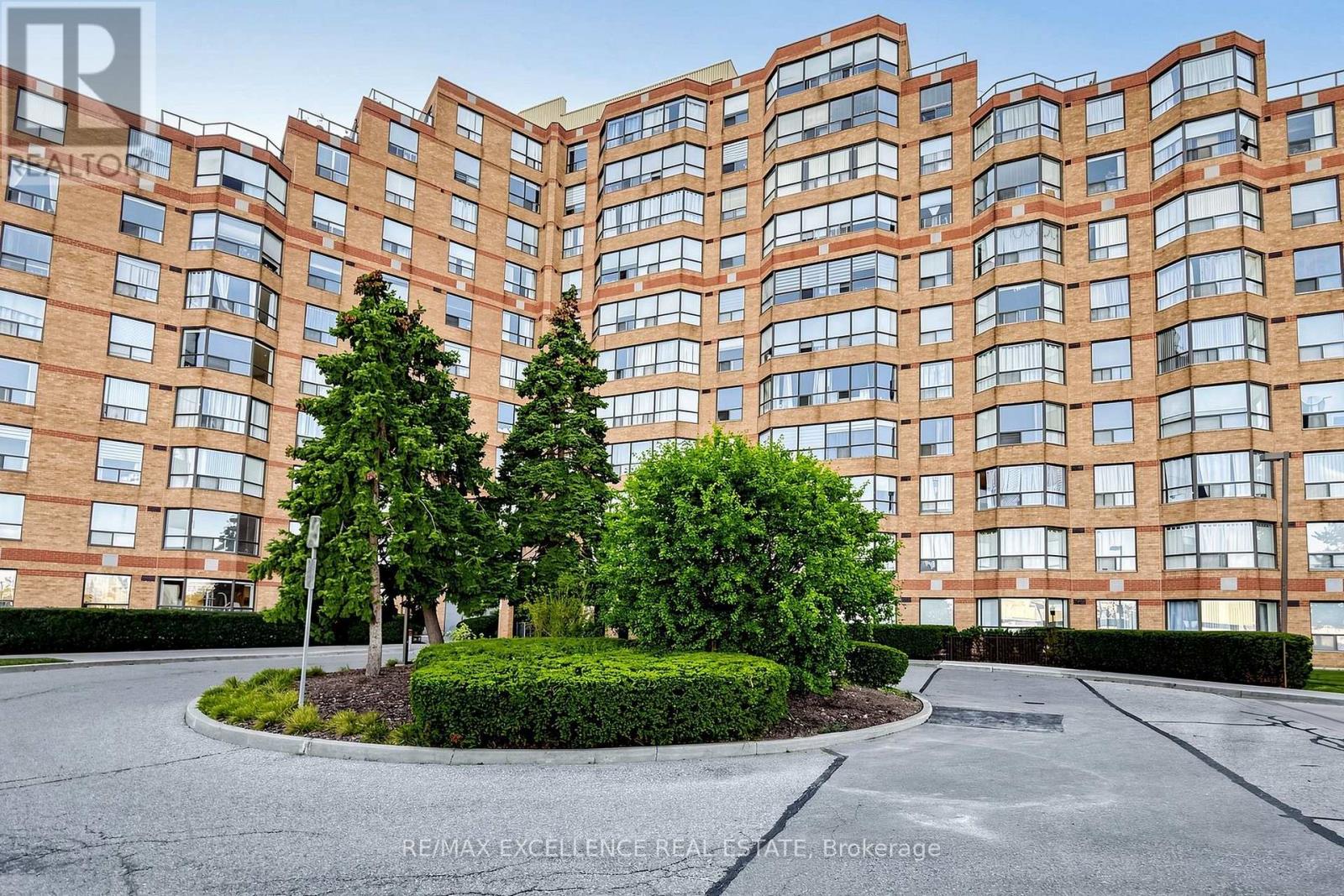 524 - 6 HUMBERLINE DRIVE, Toronto, Ontario