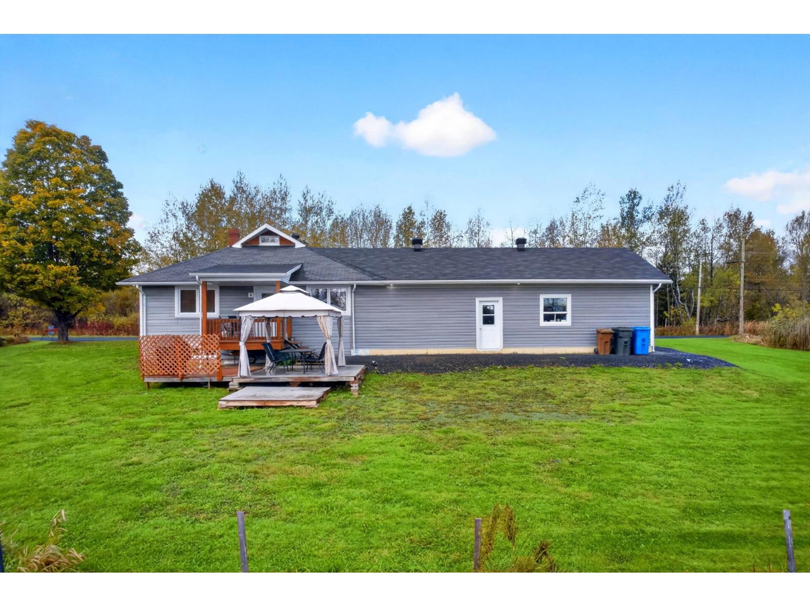 322 Ch. de Fontainebleau Weedon Quebec Canada J0B3J0 5