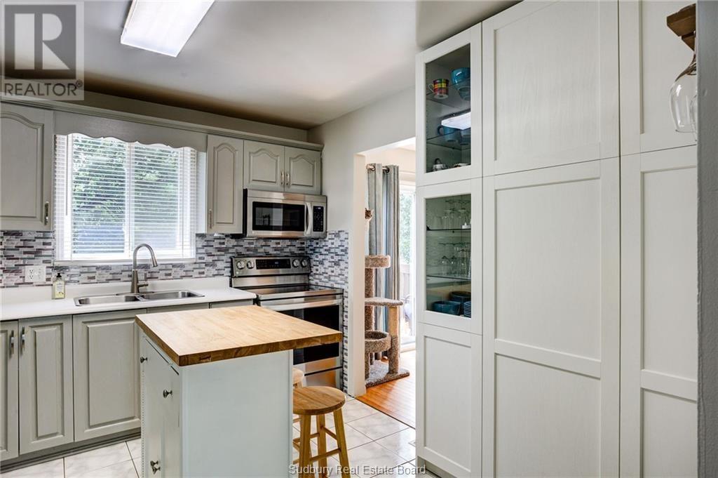844 Windermere Crescent, Sudbury, Ontario  P3A 5A5 - Photo 4 - 2130797