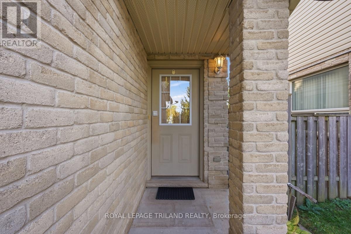 1426 Mickleborough Drive, London North, Ontario  N6G 5R5 - Photo 3 - X13865982