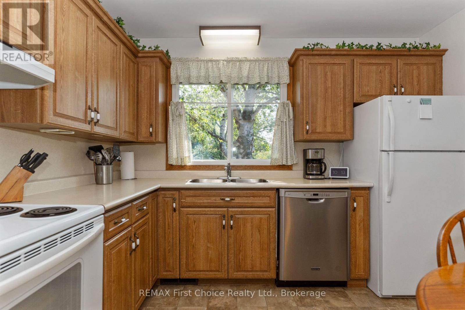 160 Whalen Street, Thunder Bay, Ontario  P7A 7J1 - Photo 4 - X13866082