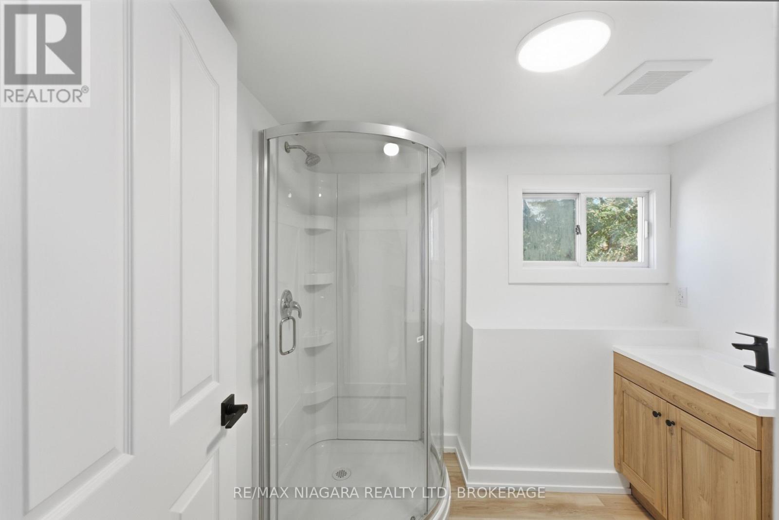 Upper - 34 Haig Street, St. Catharines, Ontario  L2R 6K8 - Photo 15 - X13866120