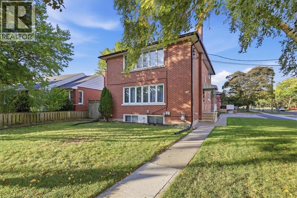 115 ROXBOROUGH Avenue, Kitchener, Ontario