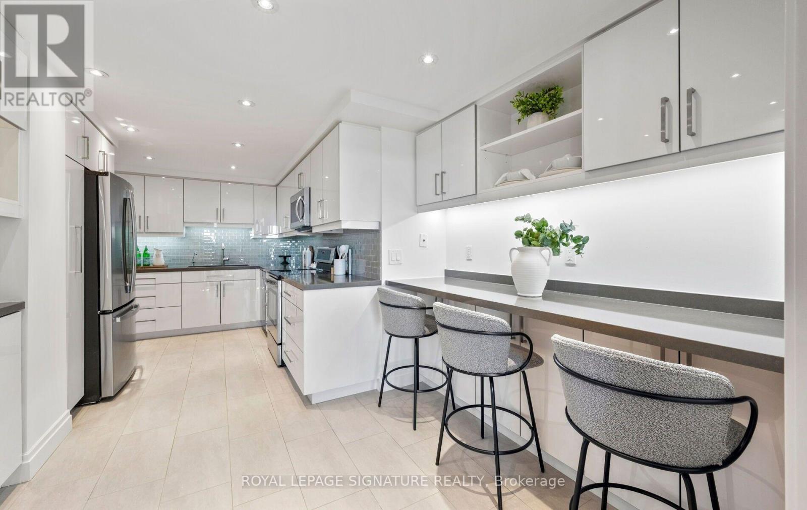 1704 - 1 Concorde Place, Toronto, Ontario  M3C 3K6 - Photo 17 - C13866162