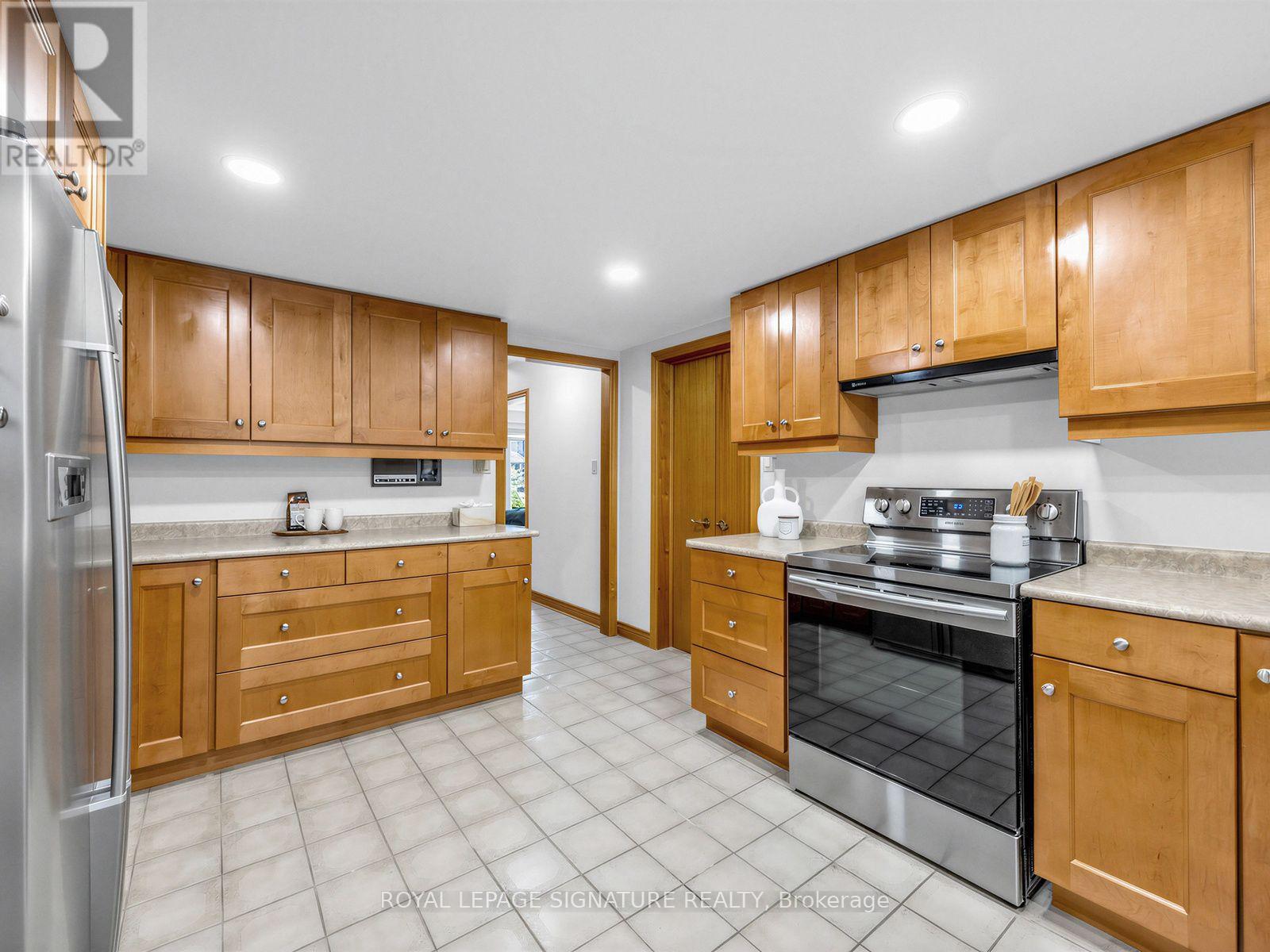 30 Invermarge Drive, Toronto, Ontario  M1C 3M4 - Photo 15 - E13865856