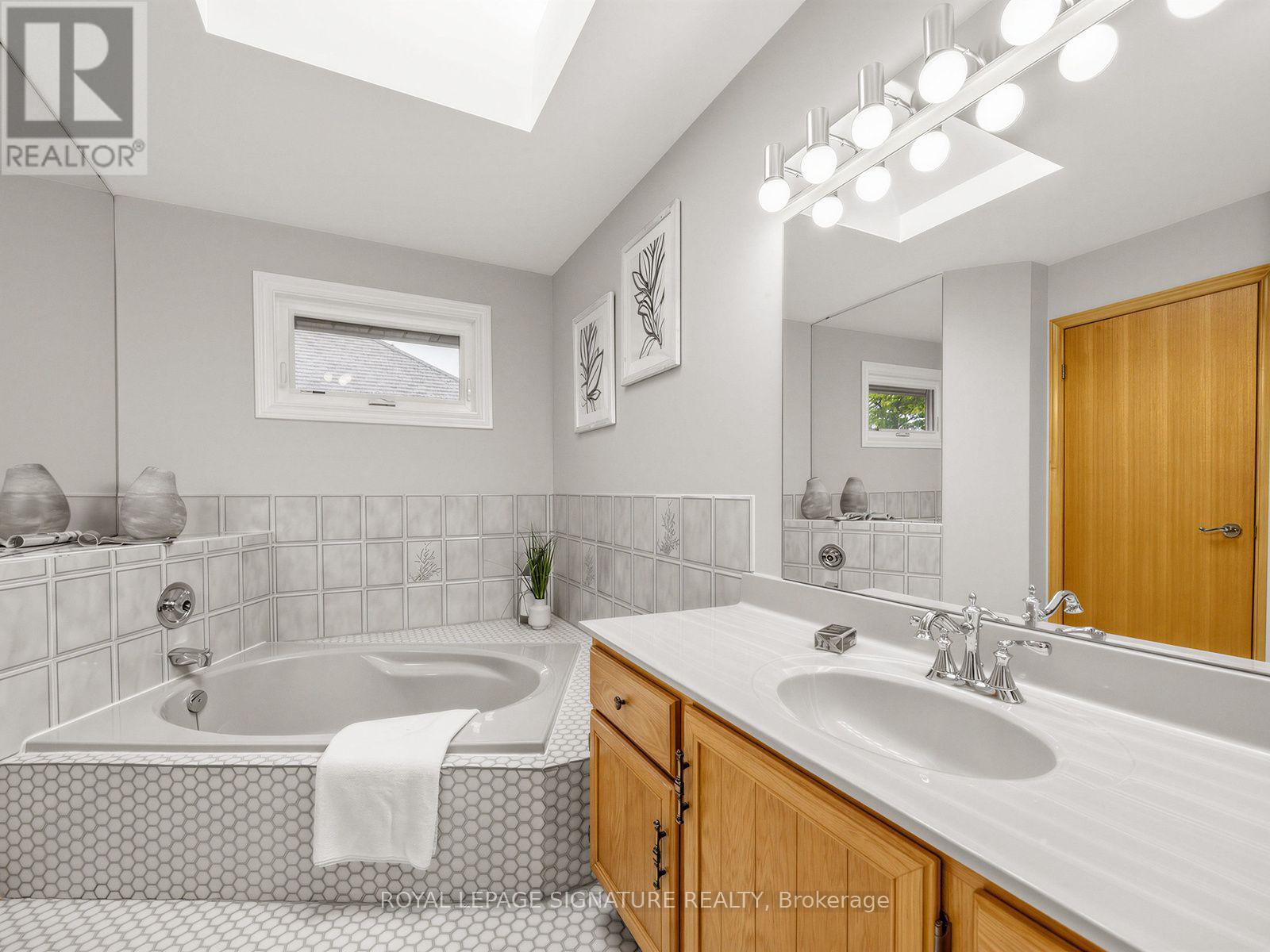 30 Invermarge Drive, Toronto, Ontario  M1C 3M4 - Photo 34 - E13865856