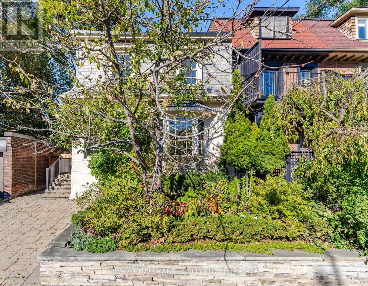 22 PRETORIA AVENUE, Toronto, Ontario