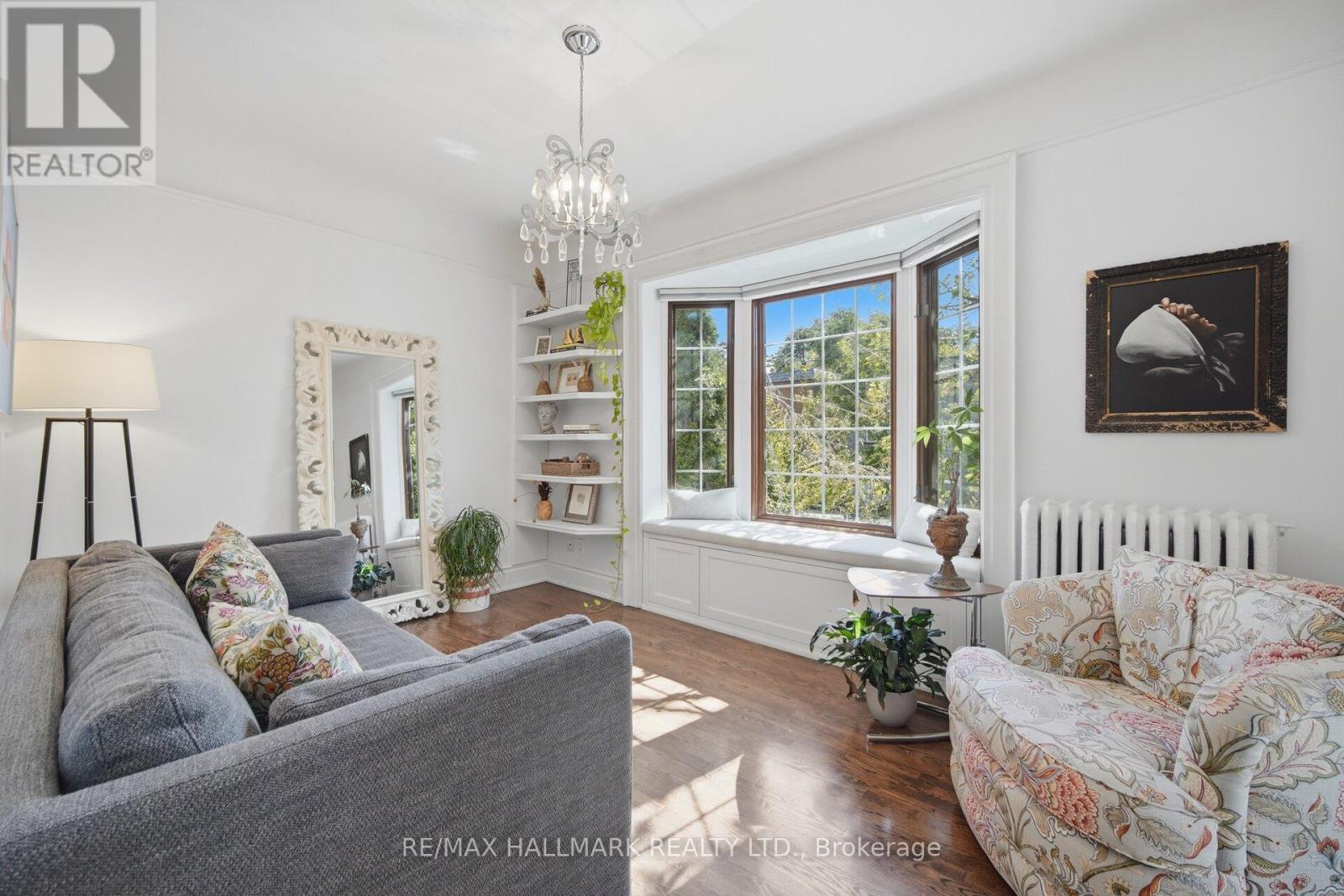 22 Pretoria Avenue, Toronto, Ontario  M4K 1T3 - Photo 6 - E13865940