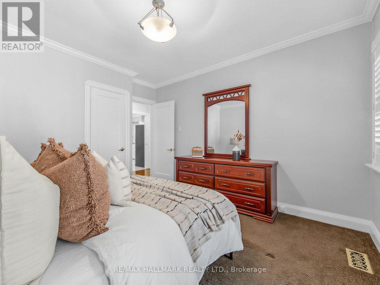 224 O' Connor Drive, Toronto, Ontario  M4J 2T4 - Photo 18 - E13865986