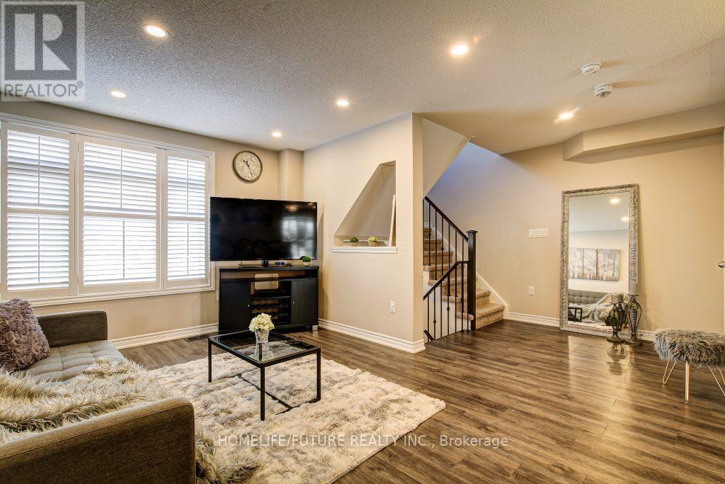 26 Streathern Way, Clarington, Ontario  L1C 0S4 - Photo 4 - E13865998