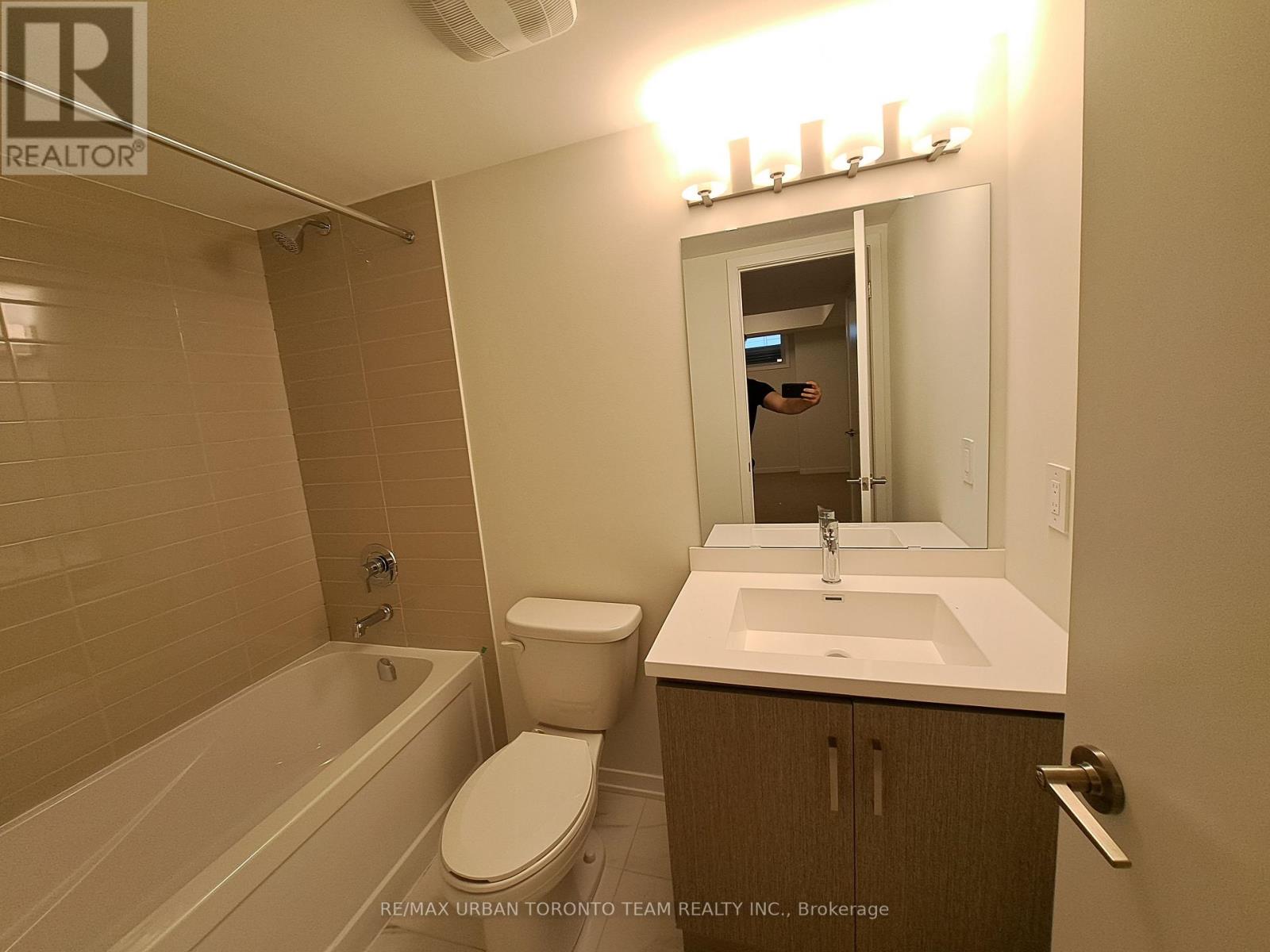 45 - 21 Honeycrisp Crescent, Vaughan, Ontario  L4K 0N6 - Photo 13 - N13865978