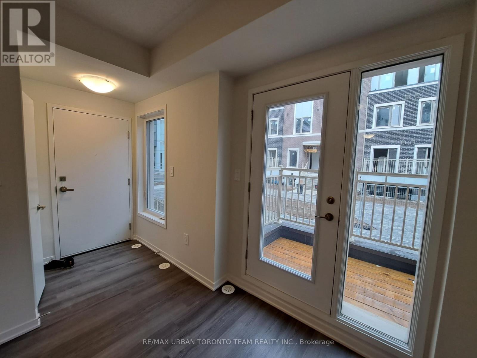 45 - 21 Honeycrisp Crescent, Vaughan, Ontario  L4K 0N6 - Photo 3 - N13865978