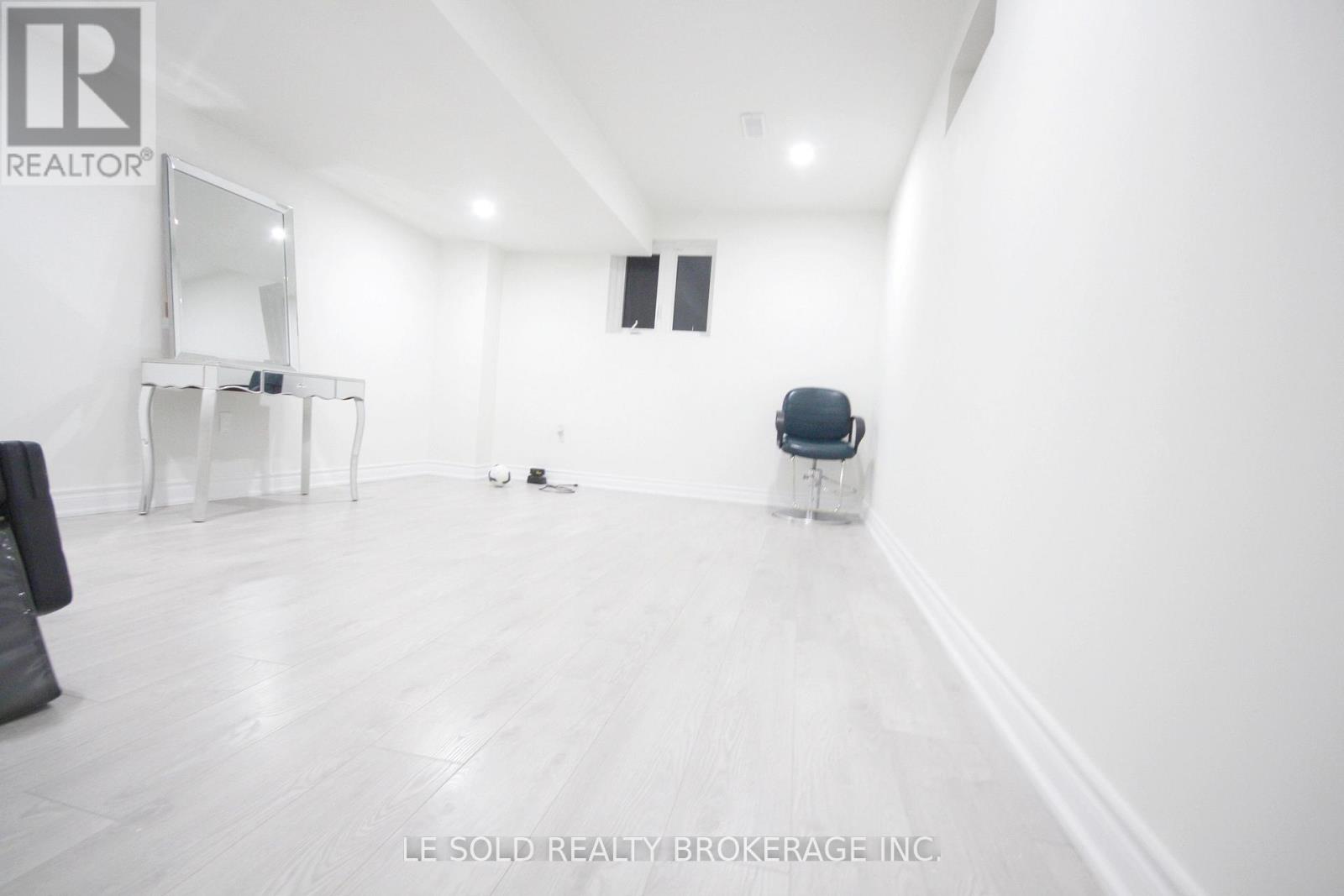 Bsmt - 7 Pear Blossom Way, East Gwillimbury, Ontario  L9N 0T3 - Photo 3 - N13866122