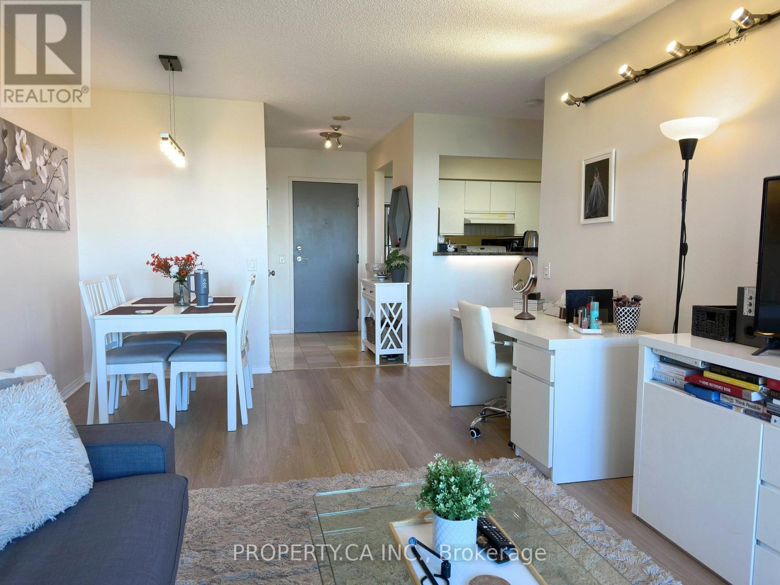 701 - 91 Townsgate Drive, Vaughan (Crestwood-Springfarm-Yorkhill), Ontario  L4J 8E8 - Photo 6 - N13866214