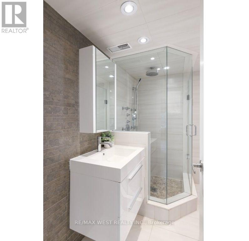 4653 Dundas Street W, Toronto, Ontario  M9A 1A4 - Photo 28 - W13865862