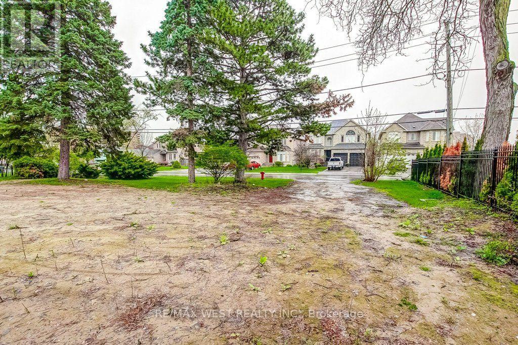 101 (Part Lot 1) Fairview Road W, Mississauga, Ontario  L5B 1K7 - Photo 12 - W13865894