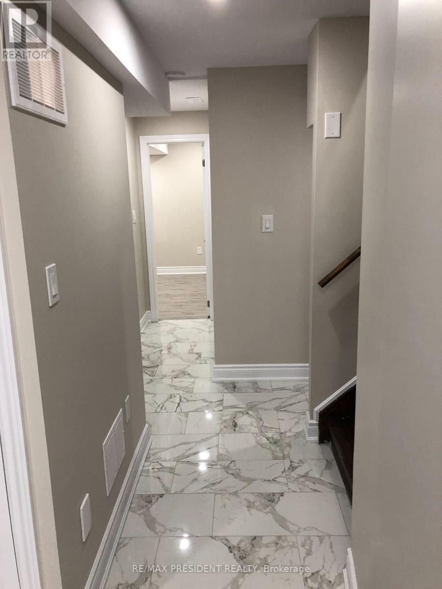 76 Saint Grace Court, Brampton (Bram East), Ontario  L6P 3B9 - Photo 6 - W13866096