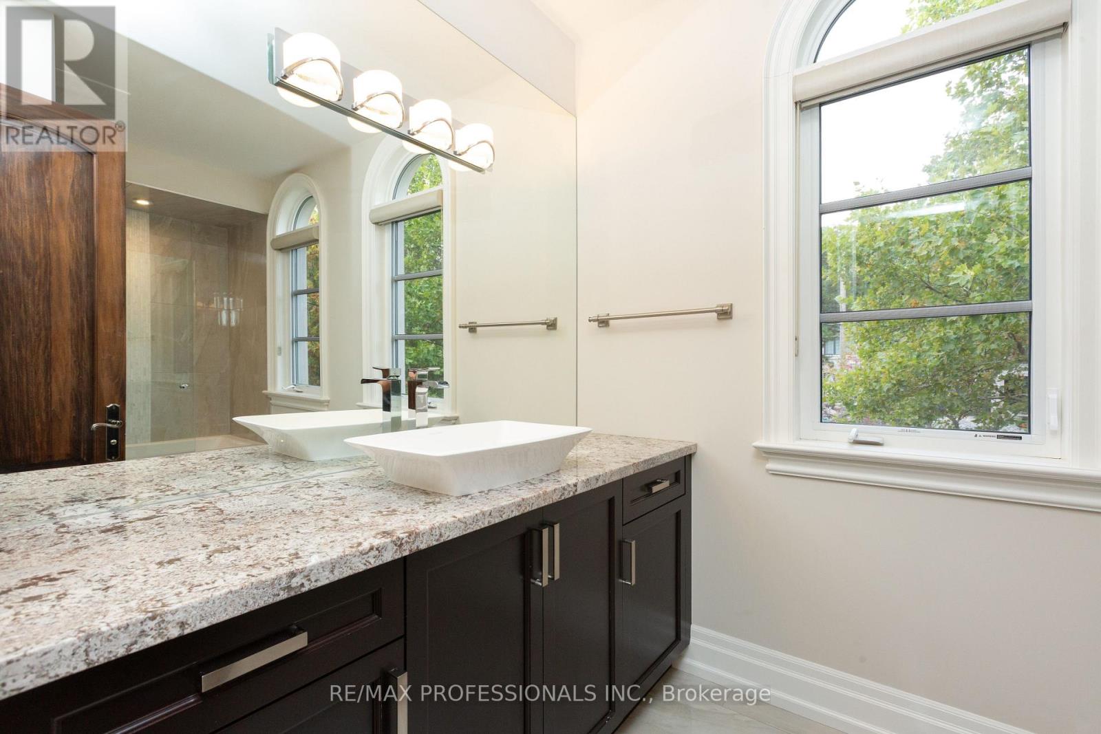 191 Edenbridge Drive, Toronto, Ontario  M9A 3G7 - Photo 29 - W13866104