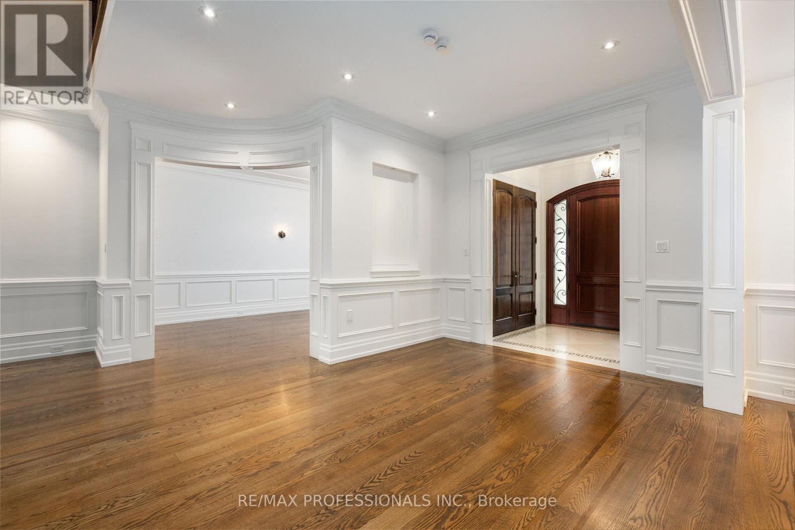 191 Edenbridge Drive, Toronto, Ontario  M9A 3G7 - Photo 3 - W13866104