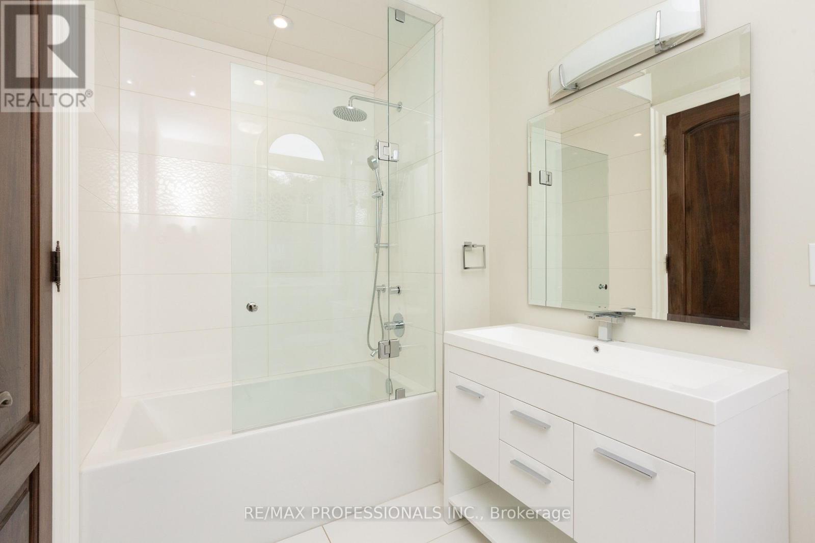 191 Edenbridge Drive, Toronto, Ontario  M9A 3G7 - Photo 31 - W13866104