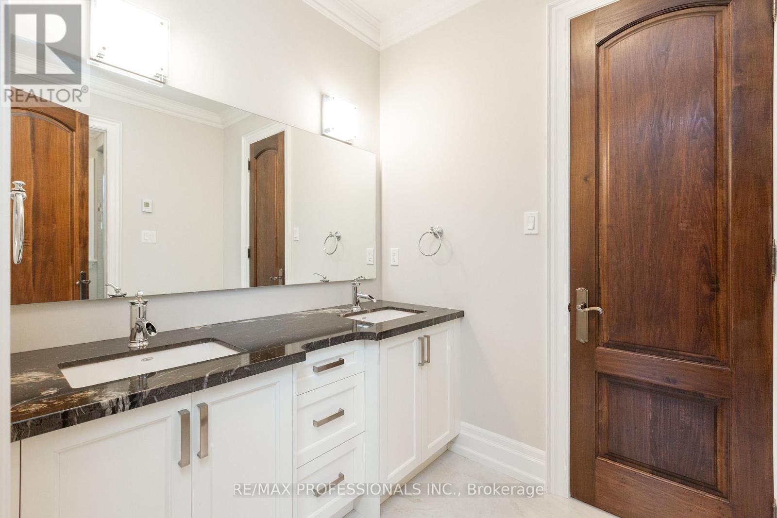 191 Edenbridge Drive, Toronto, Ontario  M9A 3G7 - Photo 33 - W13866104