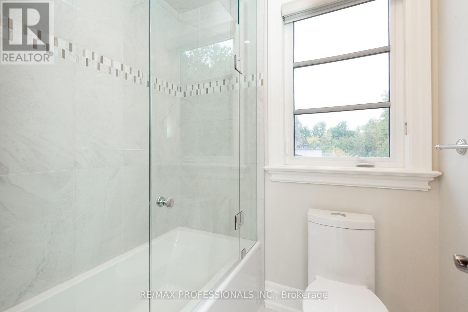 191 Edenbridge Drive, Toronto, Ontario  M9A 3G7 - Photo 34 - W13866104