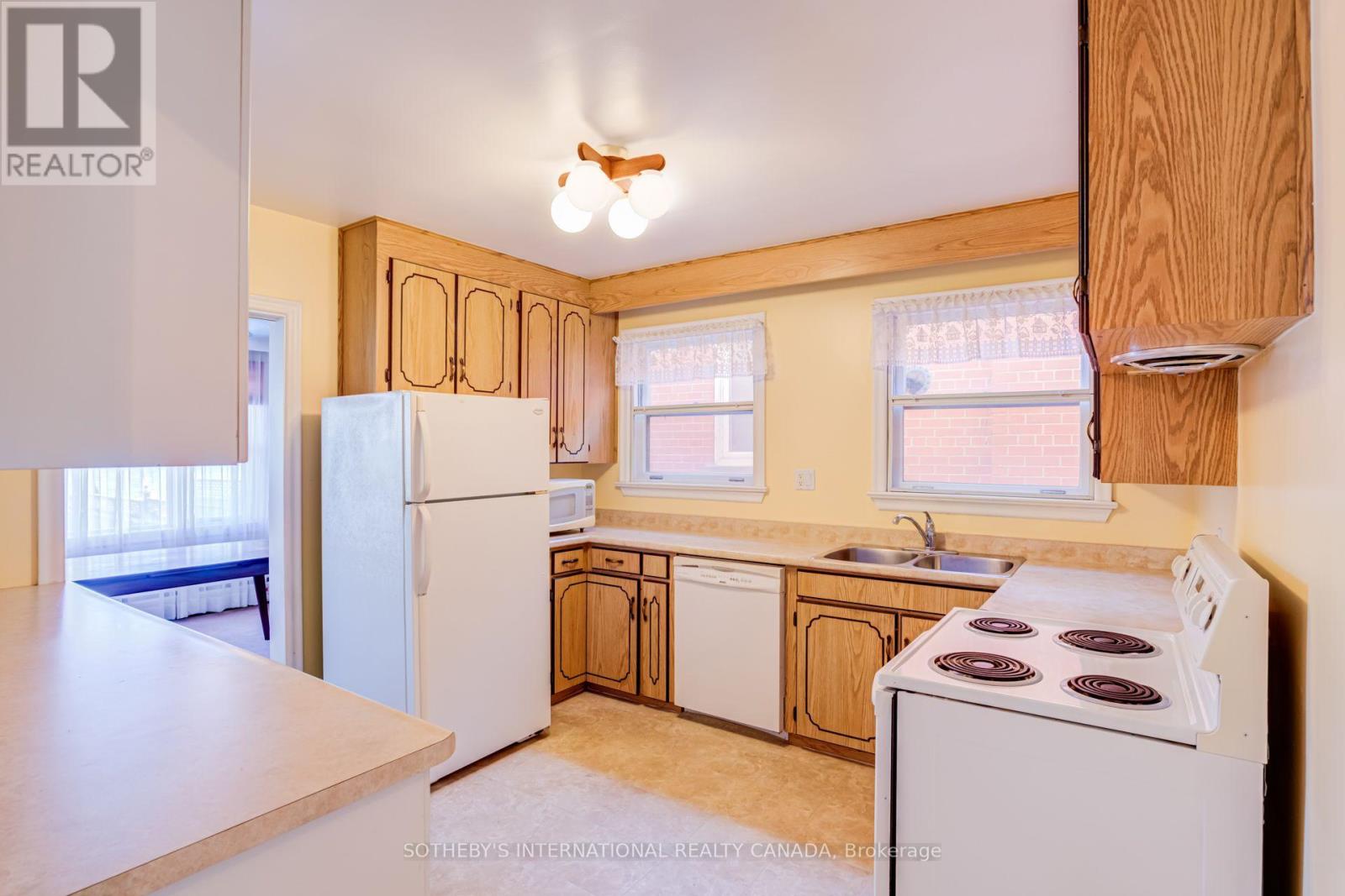 407 Lake Promenade, Toronto, Ontario  M8W 1C3 - Photo 28 - W13866124
